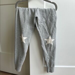 GAP kids size 6-7 sweater leggings with stars